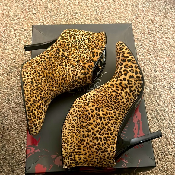 Carlos Santana leopard booties - Picture 2 of 8